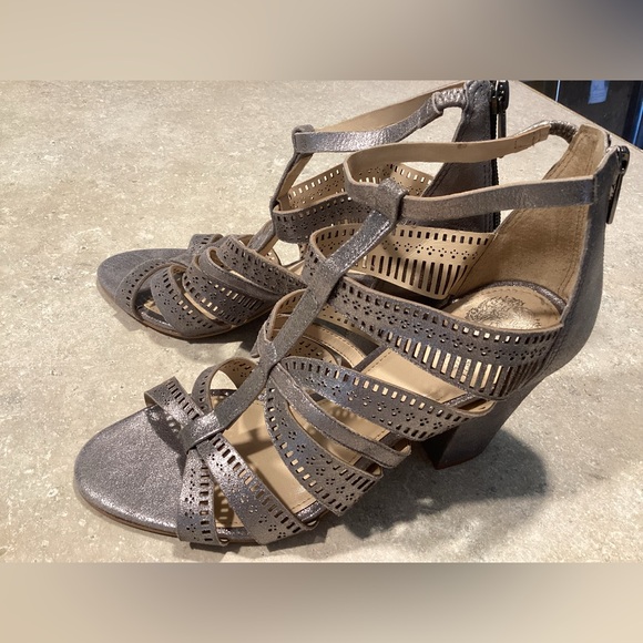 Vince Camuto silver metallic open toe gladiator style heels 7 1/2 - Picture 4 of 9